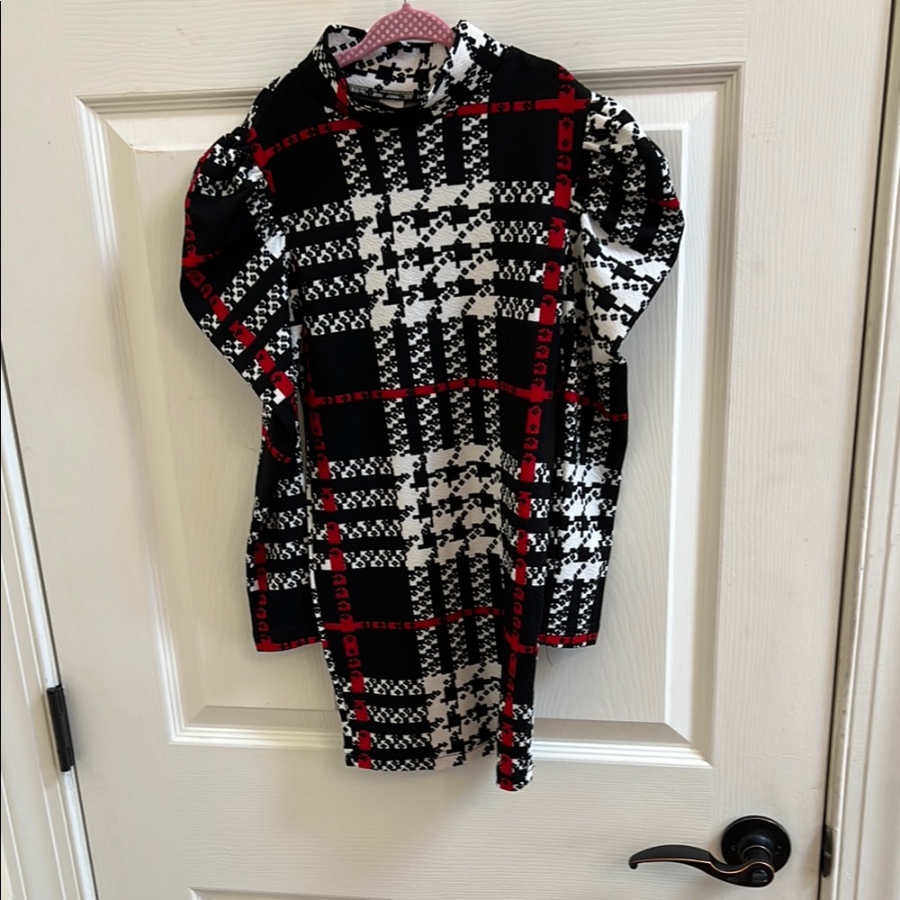 Black and Red Plaid Puff Sleeve Dress Size 7
